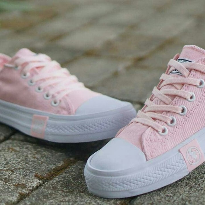 sepatu converse pink