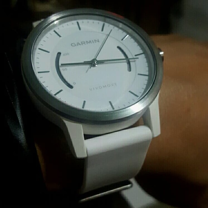 garmin vivomove classic white