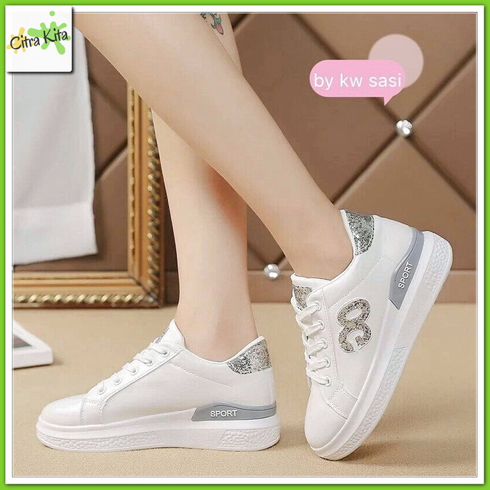 7 Rekomendasi Sneakers Warna Putih Yang Bisa Bikin Lo Mendadak