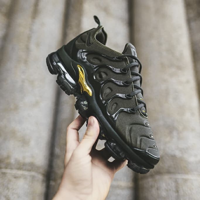 all green vapormax