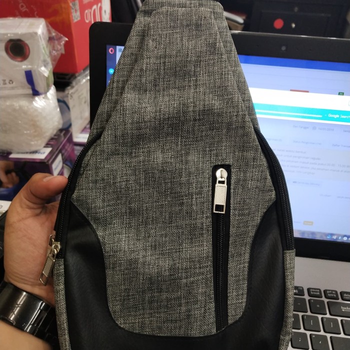 Tas Pria-Tas Slempang Import Sling bag-Kancing Magnet Port Earphone -