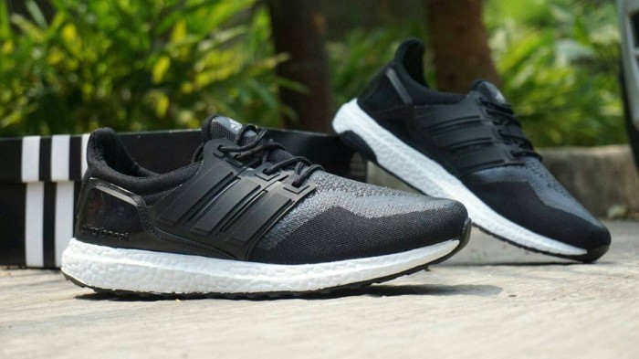 ultra boost hitam