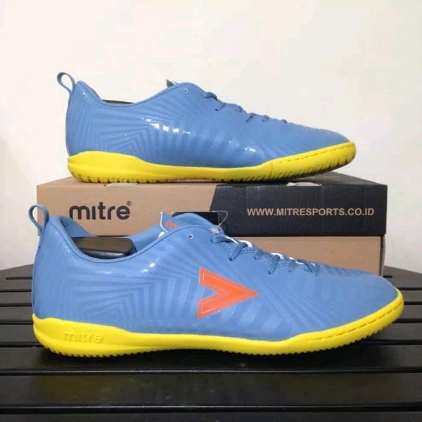 mitre futsal shoes