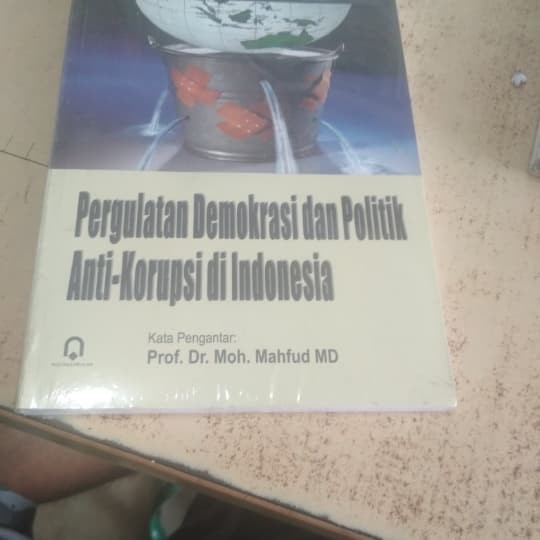 Teks Pidato Bahasa Inggris Tentang Korupsi Terkait Teks