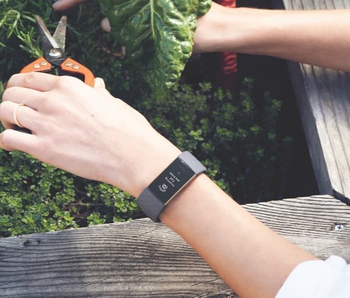fitbit charge 3 smart watch in black