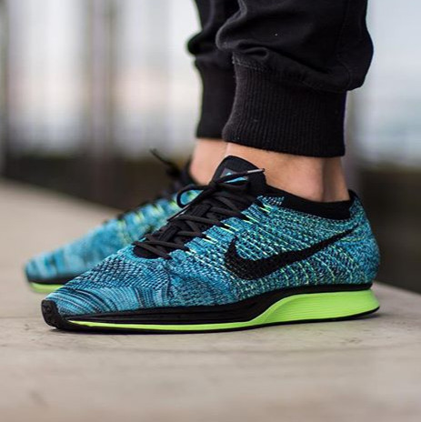 harga nike flyknit racer