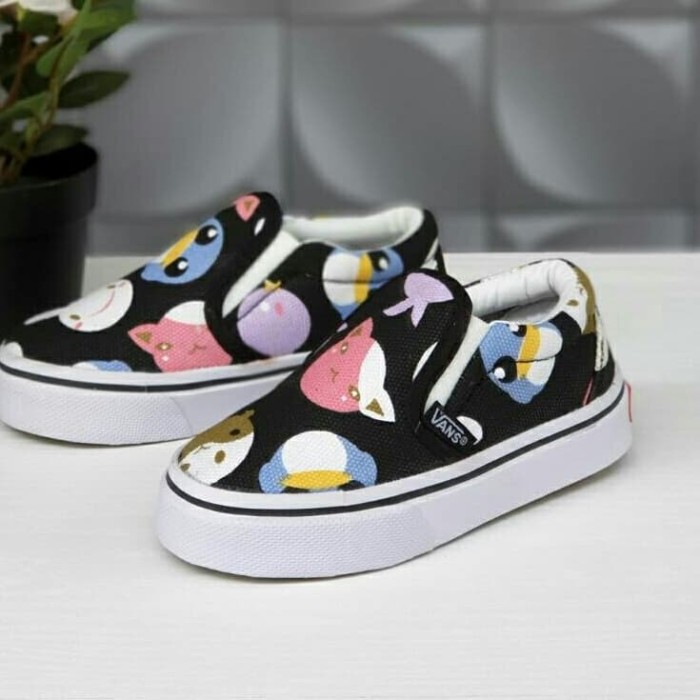 vans slip on motif