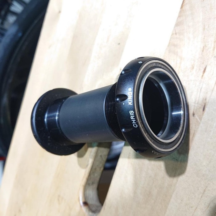chris king dub bottom bracket