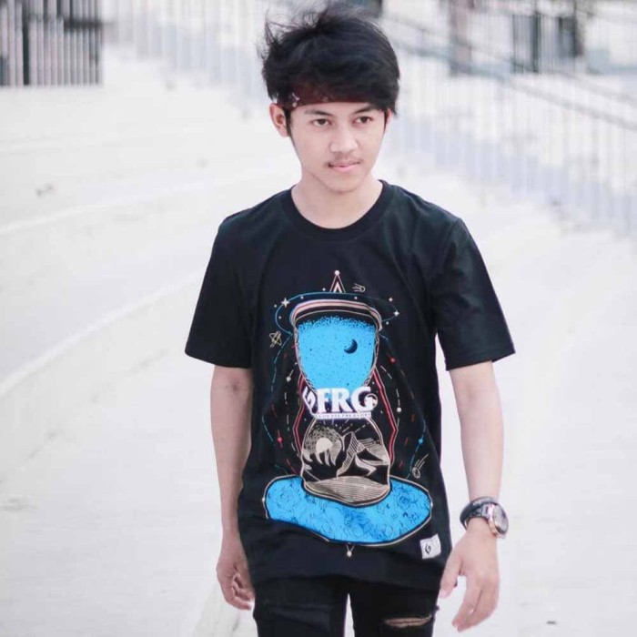 Jual Baju Kaos Tshirt Pria Cowok Keren Terbaru Warna Hitam Hour Glass Frg Kota Bandung Toko Demen Tokopedia
