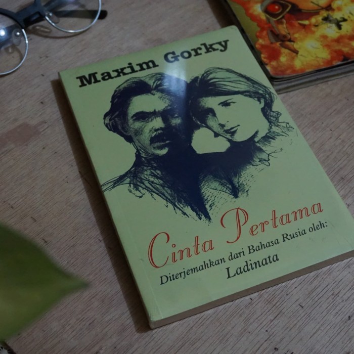 Get Maksim gorki For iPhone