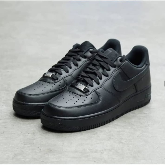 air force 1 low triple black