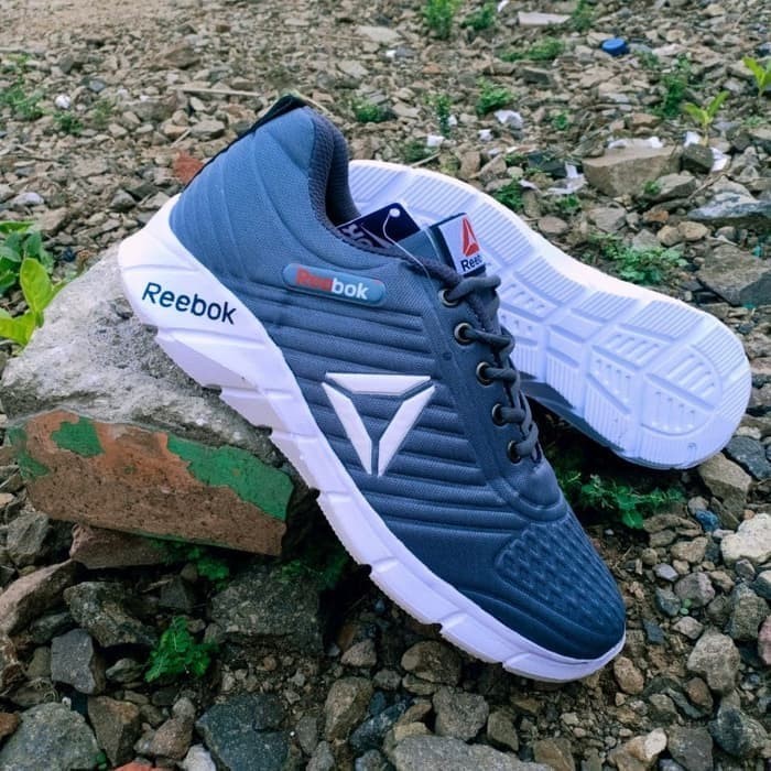 Foto Produk Sepatu pria Reebok Terlaris sepatu Olahraga - Abu-abu, 41 dari L Sport