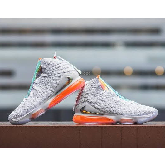 sepatu nike lebron