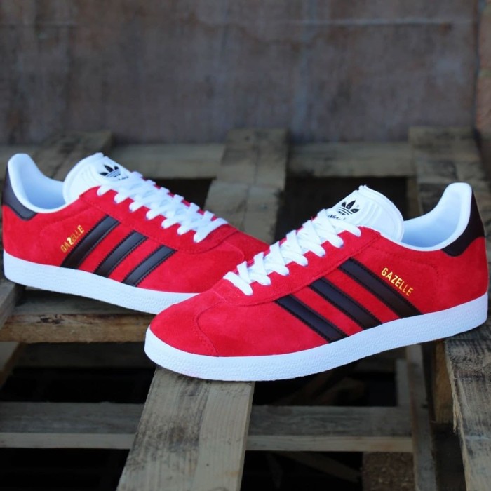 adidas gazelle red and black