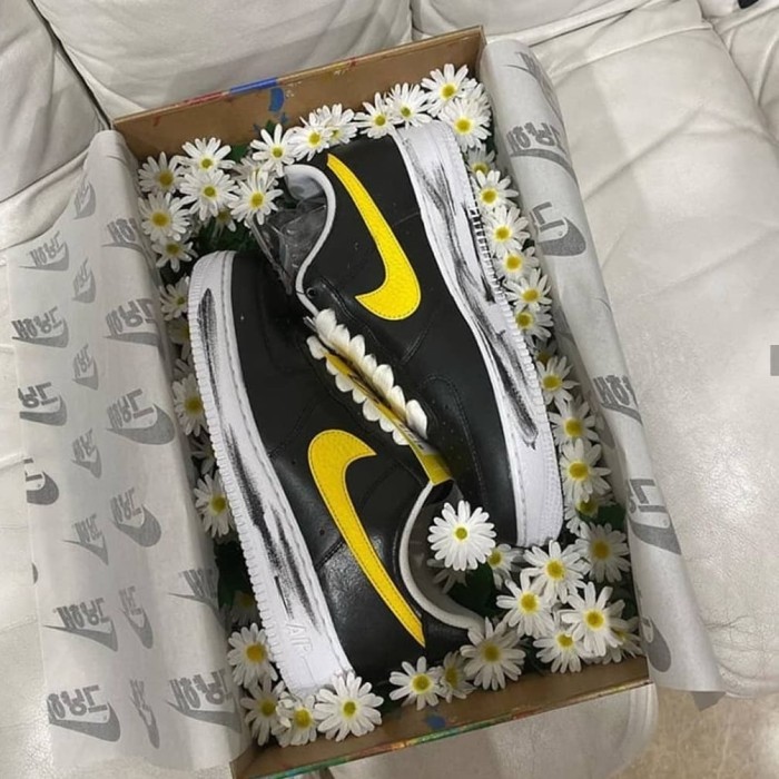 g dragon nike yellow
