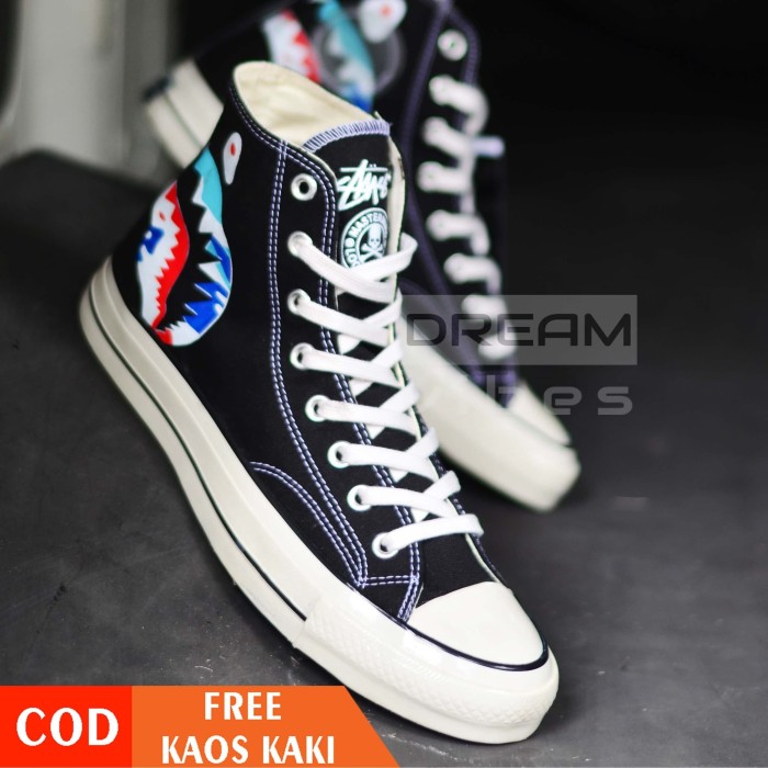 sepatu converse original motif