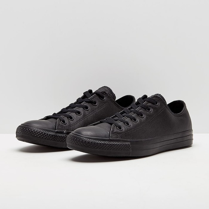 sepatu converse leather