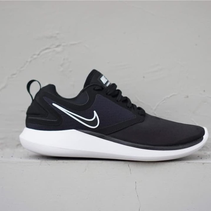 nike zoom with velcro strap