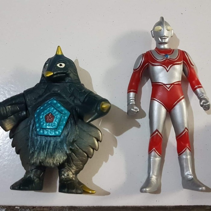 Jual Bandai Ori mini sofubi Ultraman vs kaiju set C - Kota ...