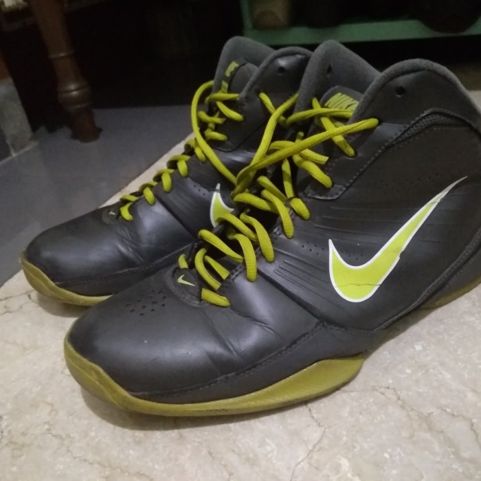 sepatu basket nike air quick handle sepatu basket nike air quick handle