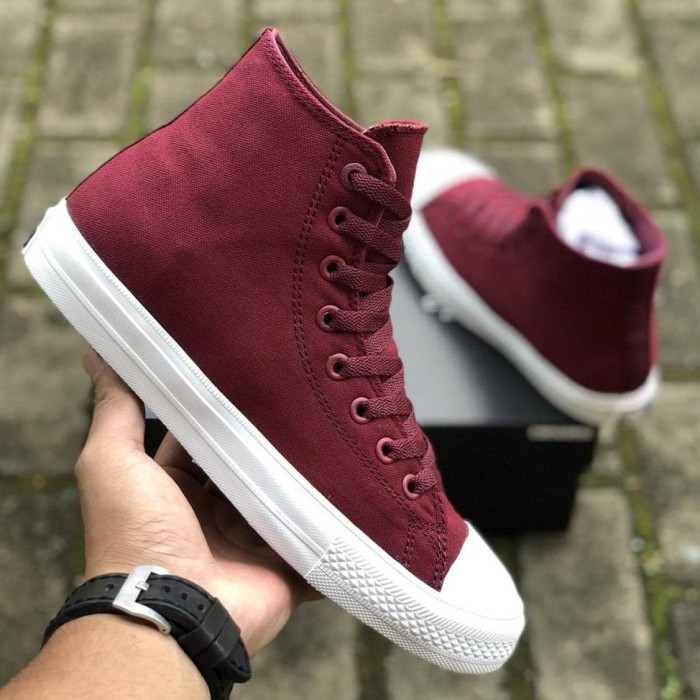maroon chuck taylor ii