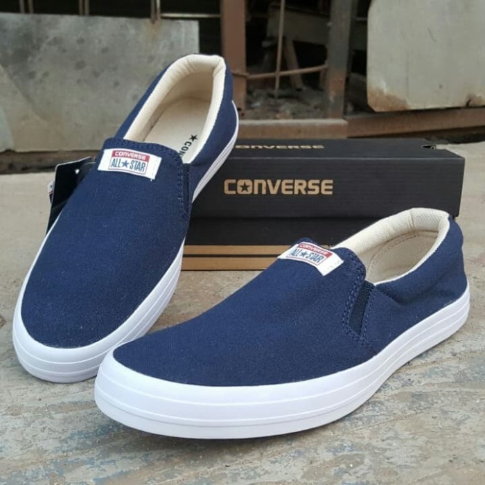 sepatu slip on converse