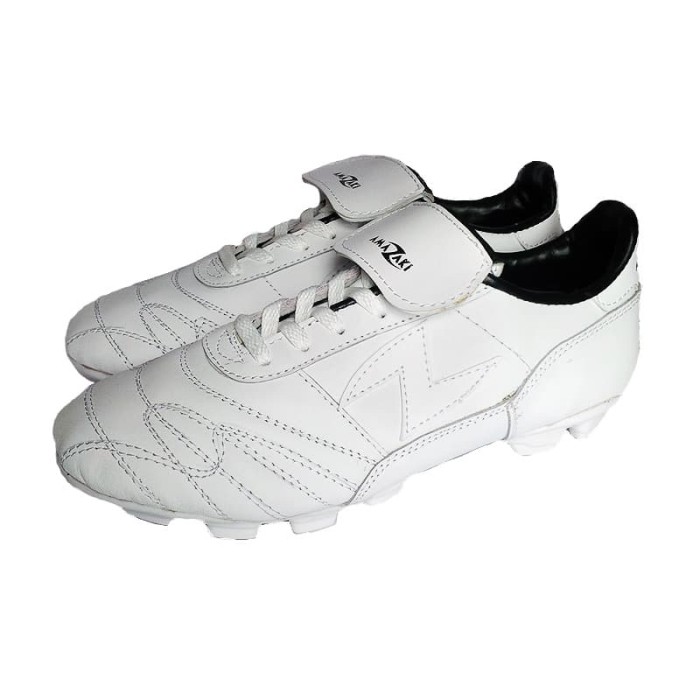 Amazaki Los Blancos Sepatu Futsal Real Madrid