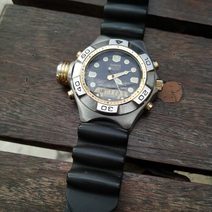 vintage casio divers watch