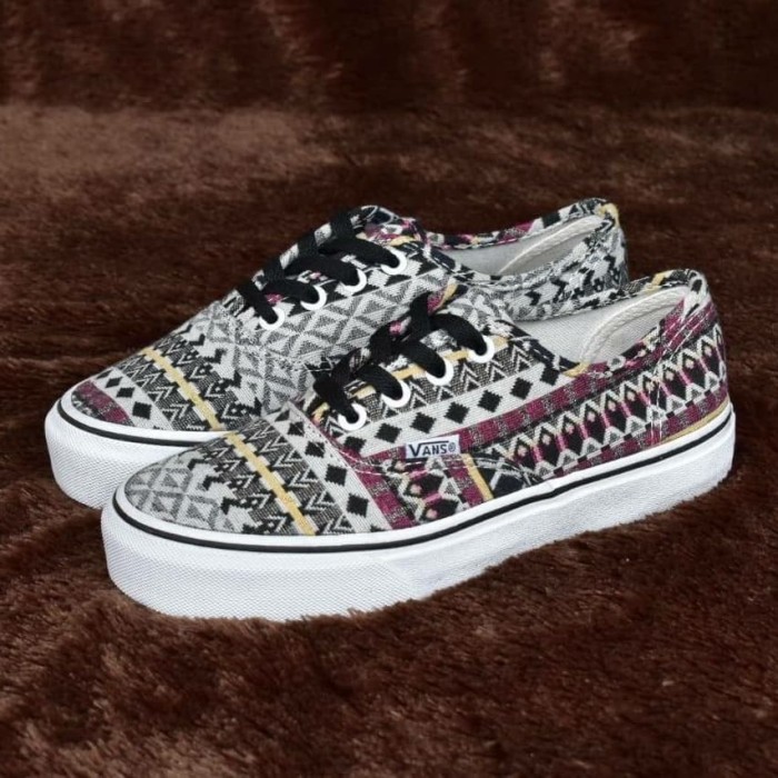 vans authentic motif vans authentic motif