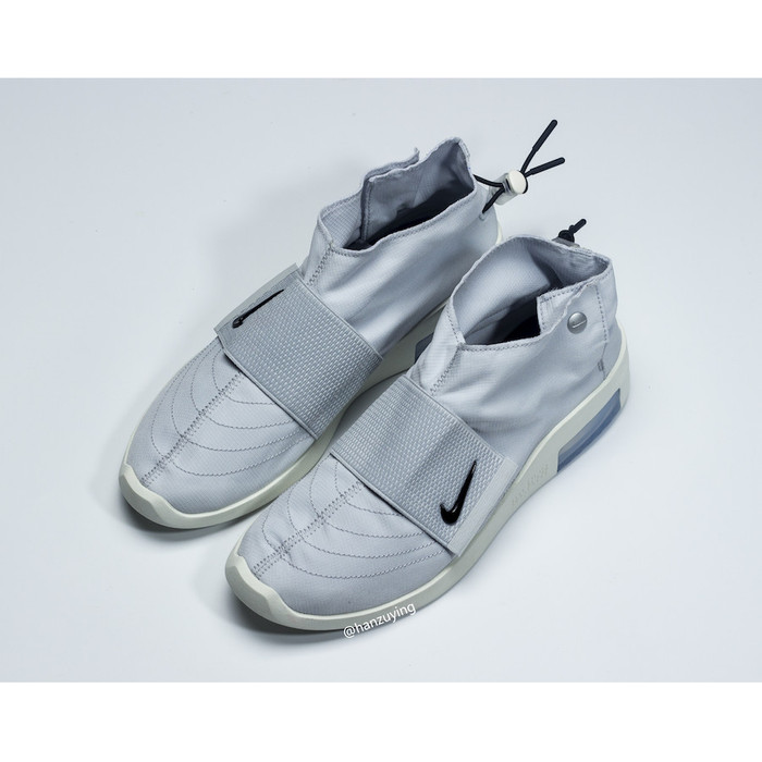 nike air moccasin