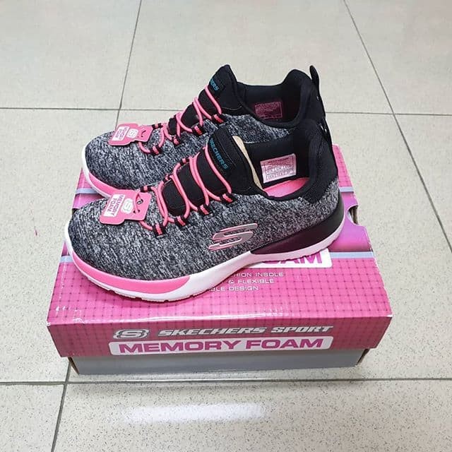 memory foam skechers sport