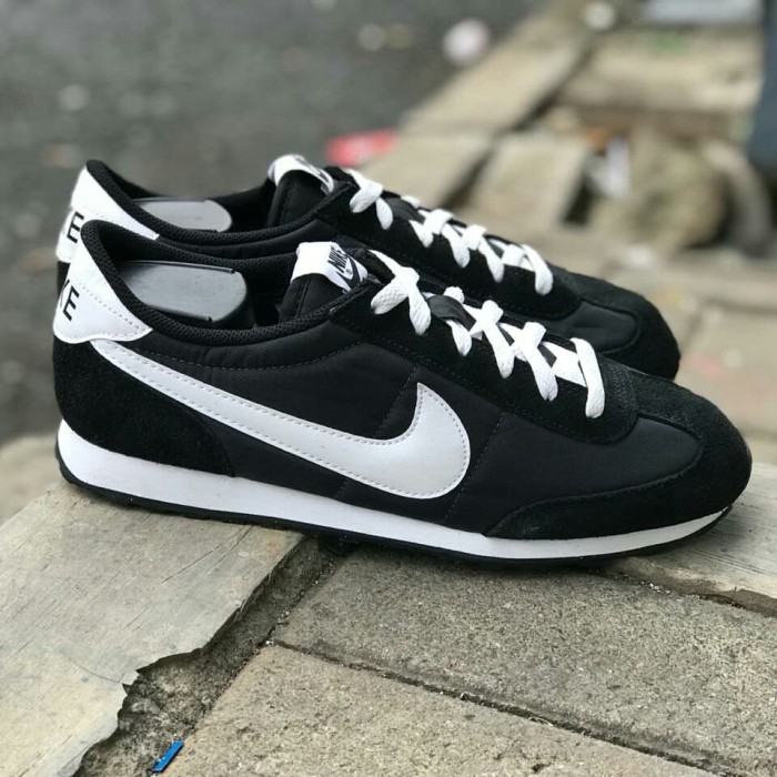 nike mach runner black