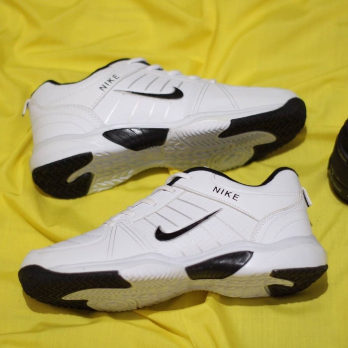 sepatu nike tennis