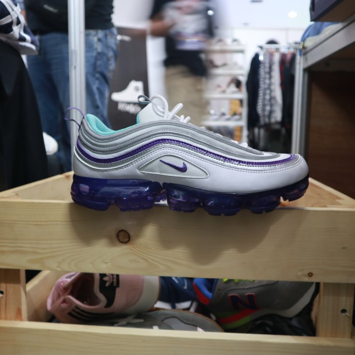 vapormax 97 white purple