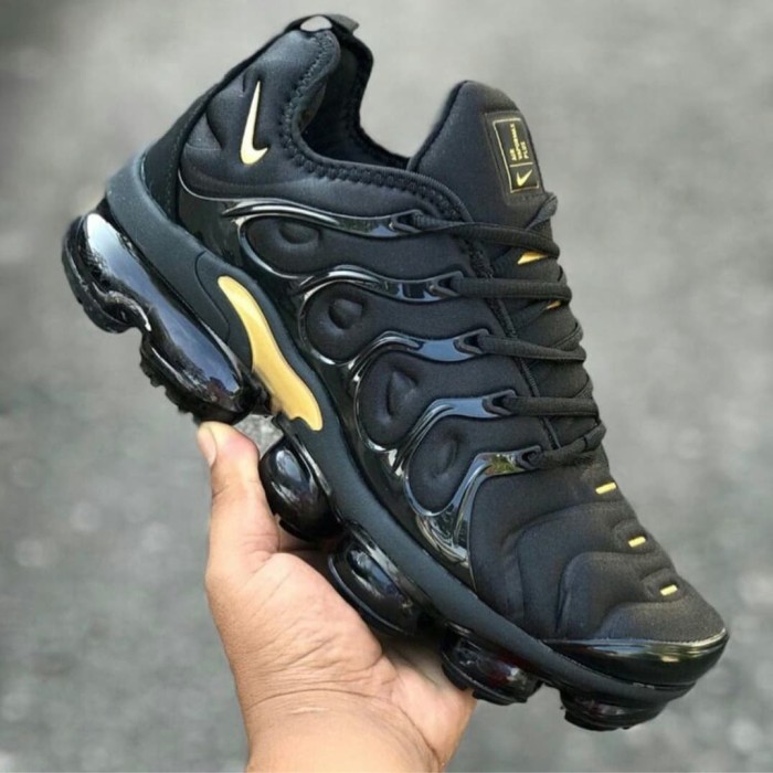 air vapormax black