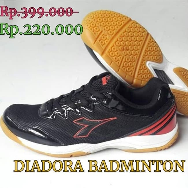 diadora badminton shoes