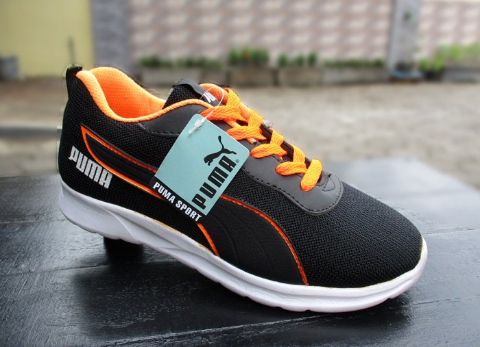 puma black running shoes