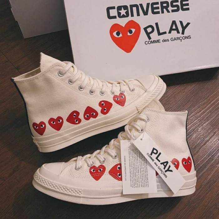 cdg converse hearts