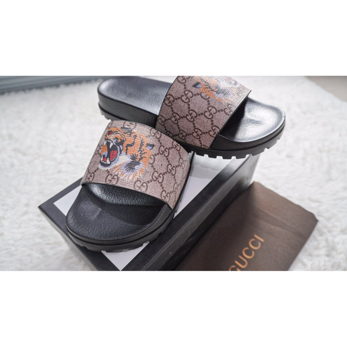 gucci supreme tiger slides