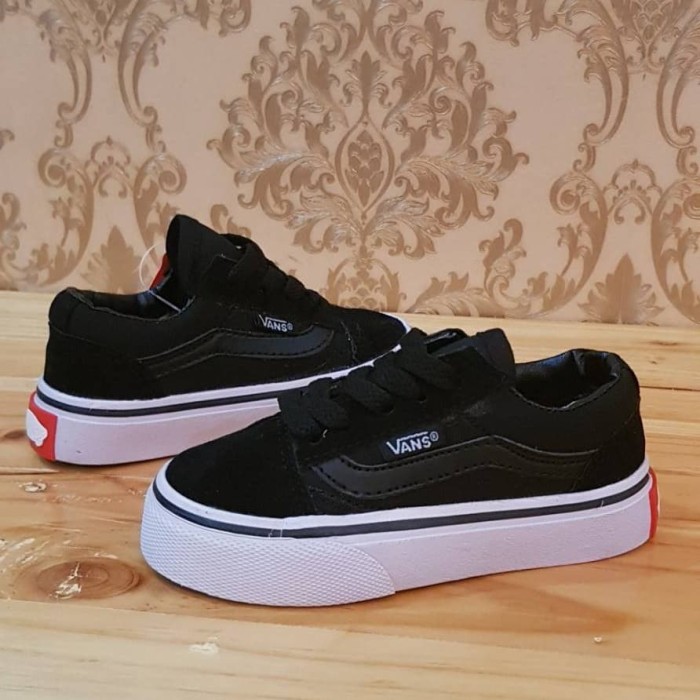 sepatu vans old skool hitam