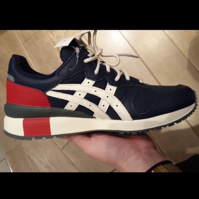onitsuka shinsaibashi