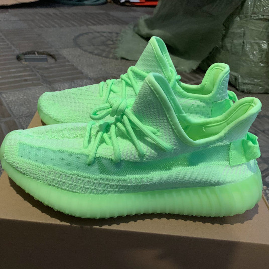 Adidas yeezy 350 static Reflective round Facebook