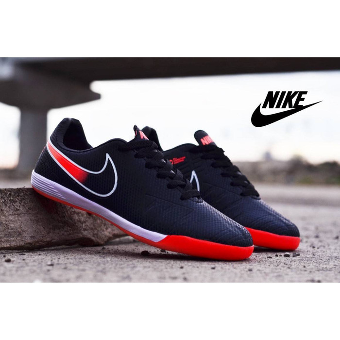 nike tiempo classic