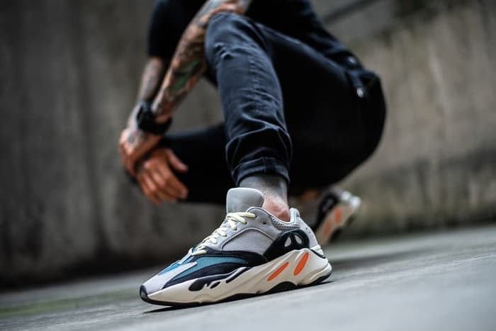 harga yeezy 700 wave runner