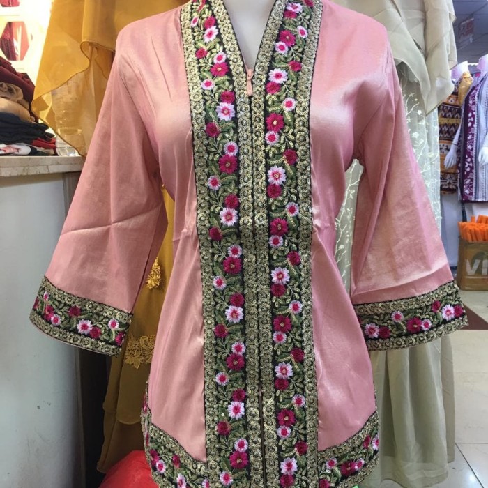 Seragam Kebaya Nikahan Keluarga Bahan Santung Sekilas Bahan