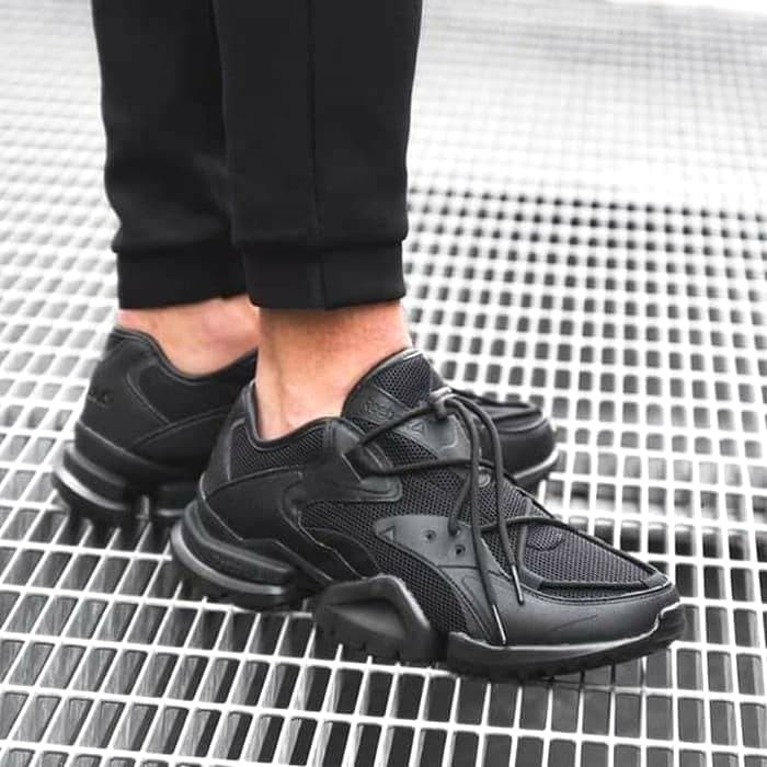 reebok run 96 black