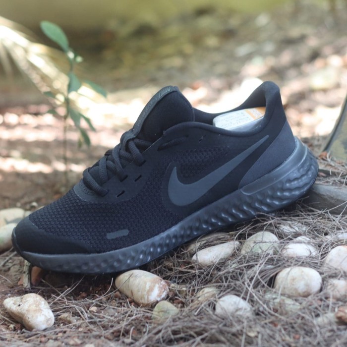 Jual SEPATU NIKE REVOLUTION 5  TRIPLE BLACK ORIGINAL 