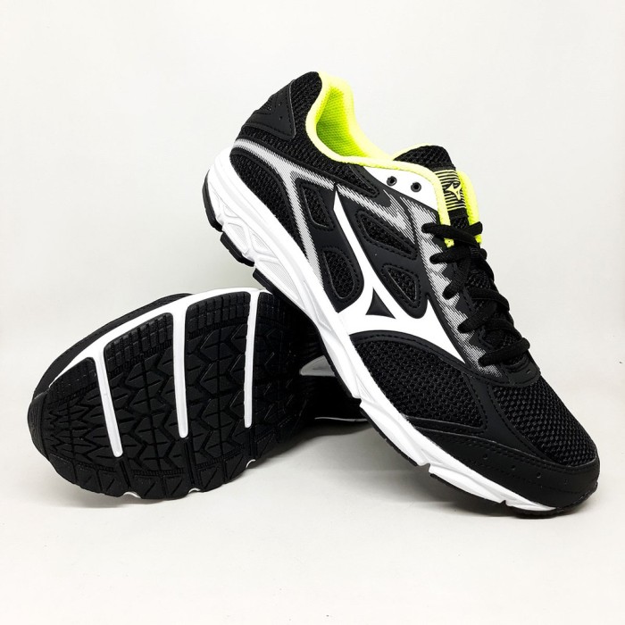 mizuno maximizer 21 running