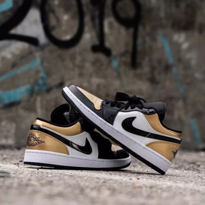 gold toe jordan 1 low