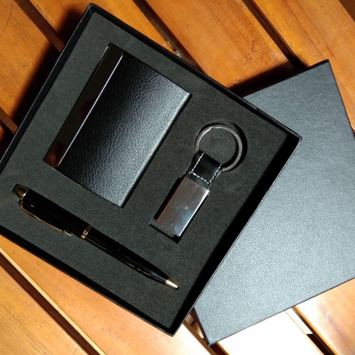 jual gift set sovenir hadiah isi pen name card dan